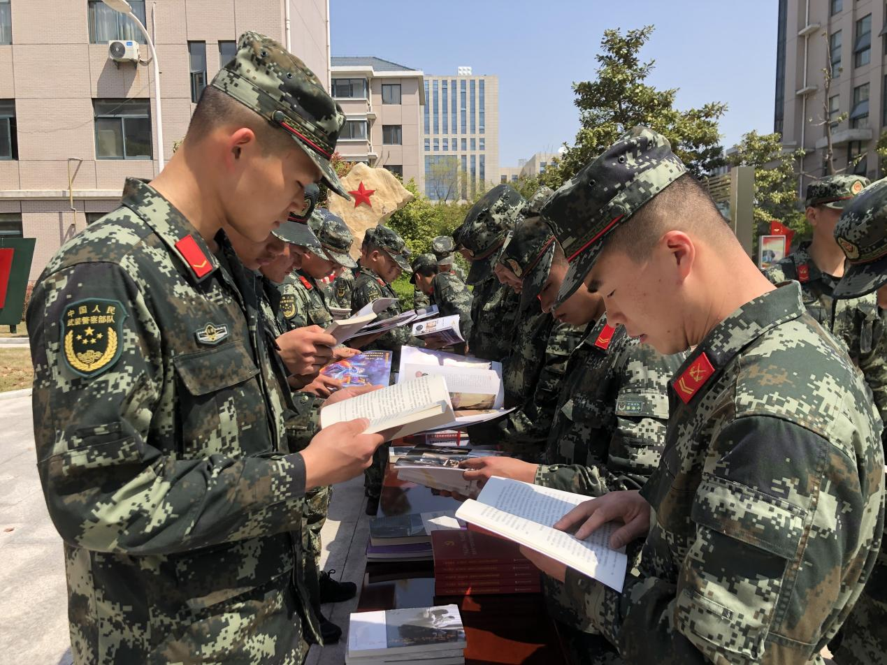滁州市圖書館“倡導全民閱讀 黨史著作進軍營”活動.png
